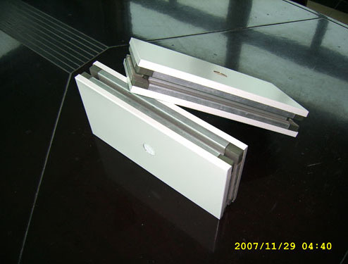 手工中字型夹芯板（铝合金龙骨框架）